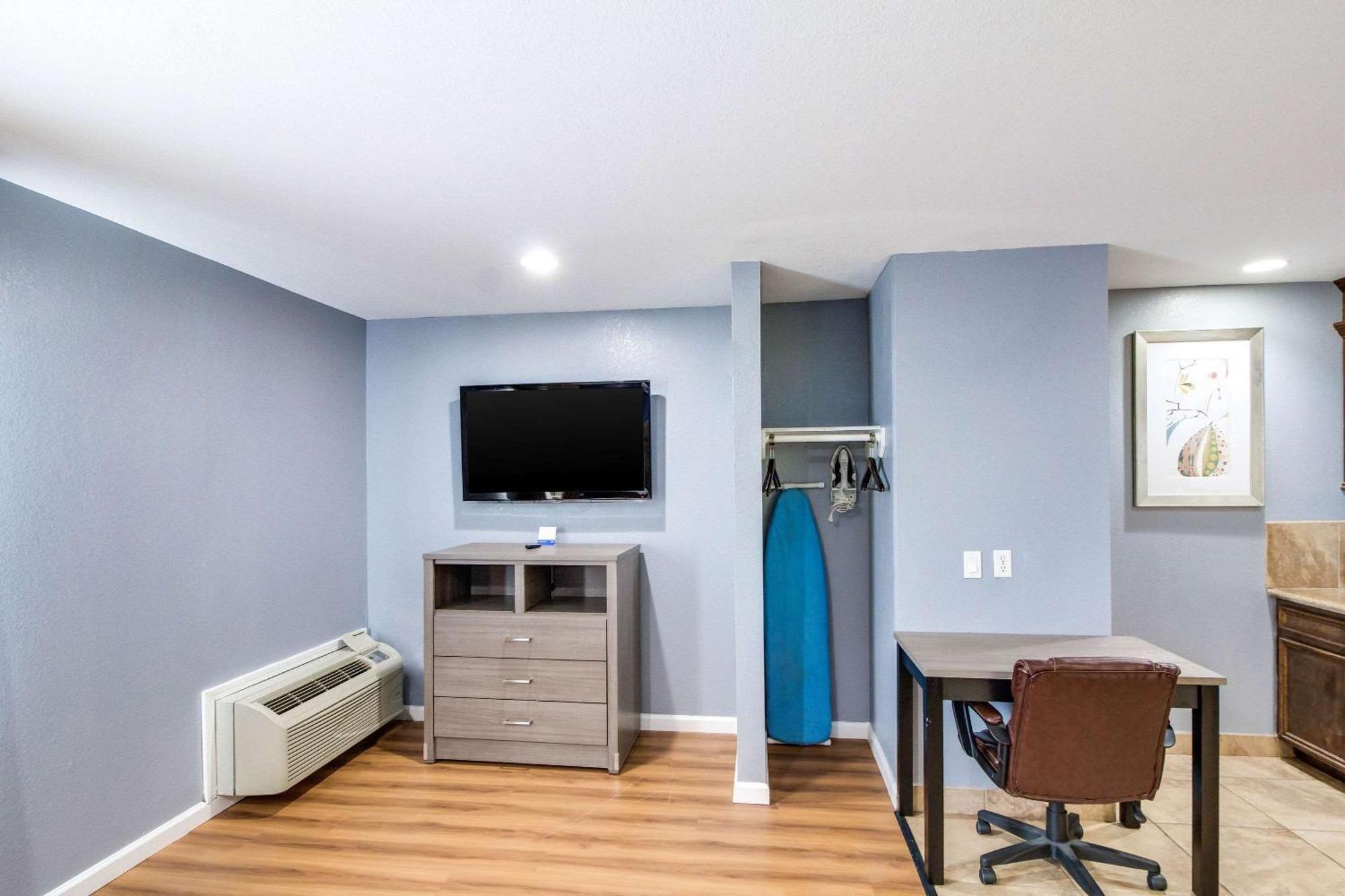 Rodeway Inn & Suites Port Arthur - Groves Extérieur photo