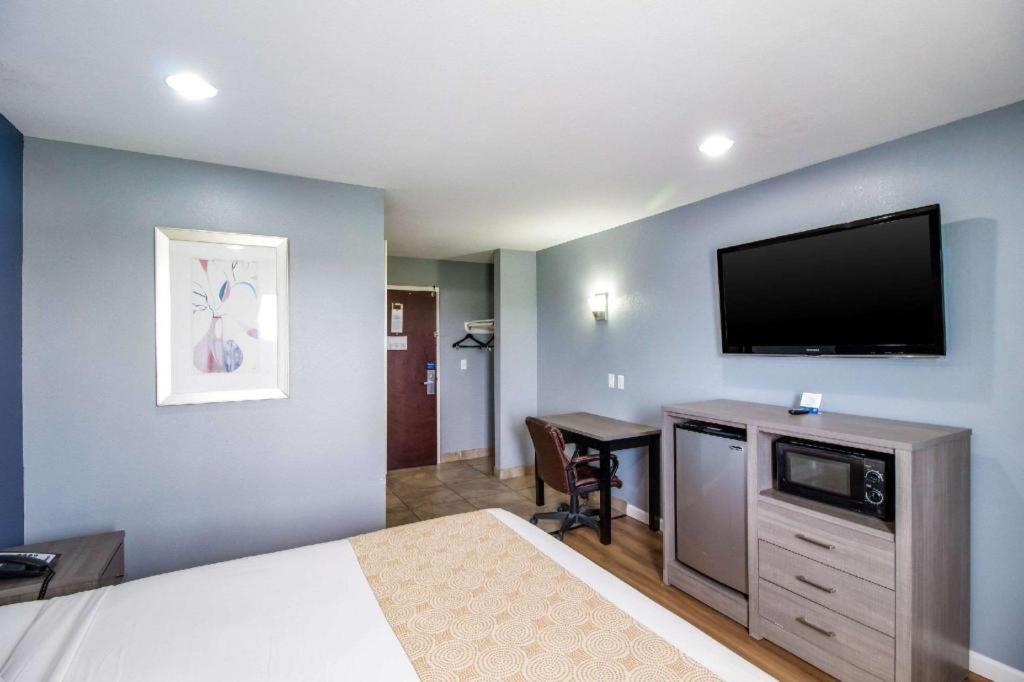 Rodeway Inn & Suites Port Arthur - Groves Extérieur photo