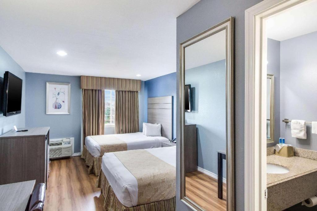 Rodeway Inn & Suites Port Arthur - Groves Extérieur photo