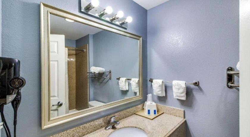 Rodeway Inn & Suites Port Arthur - Groves Extérieur photo