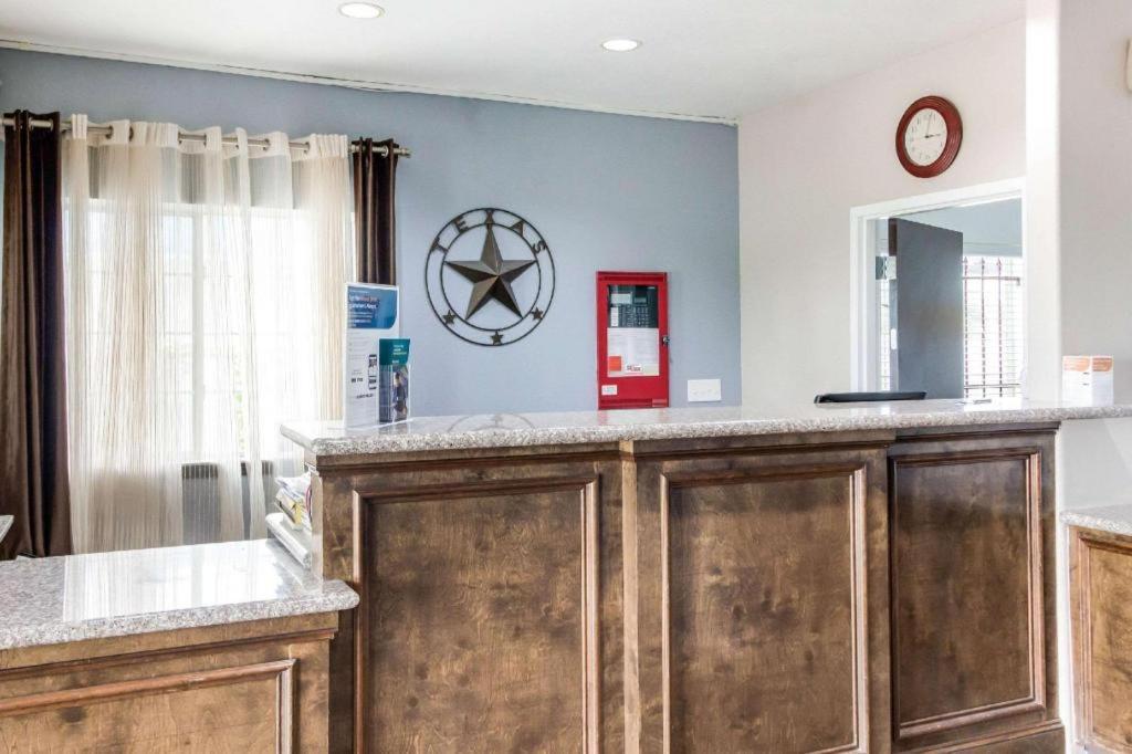 Rodeway Inn & Suites Port Arthur - Groves Extérieur photo